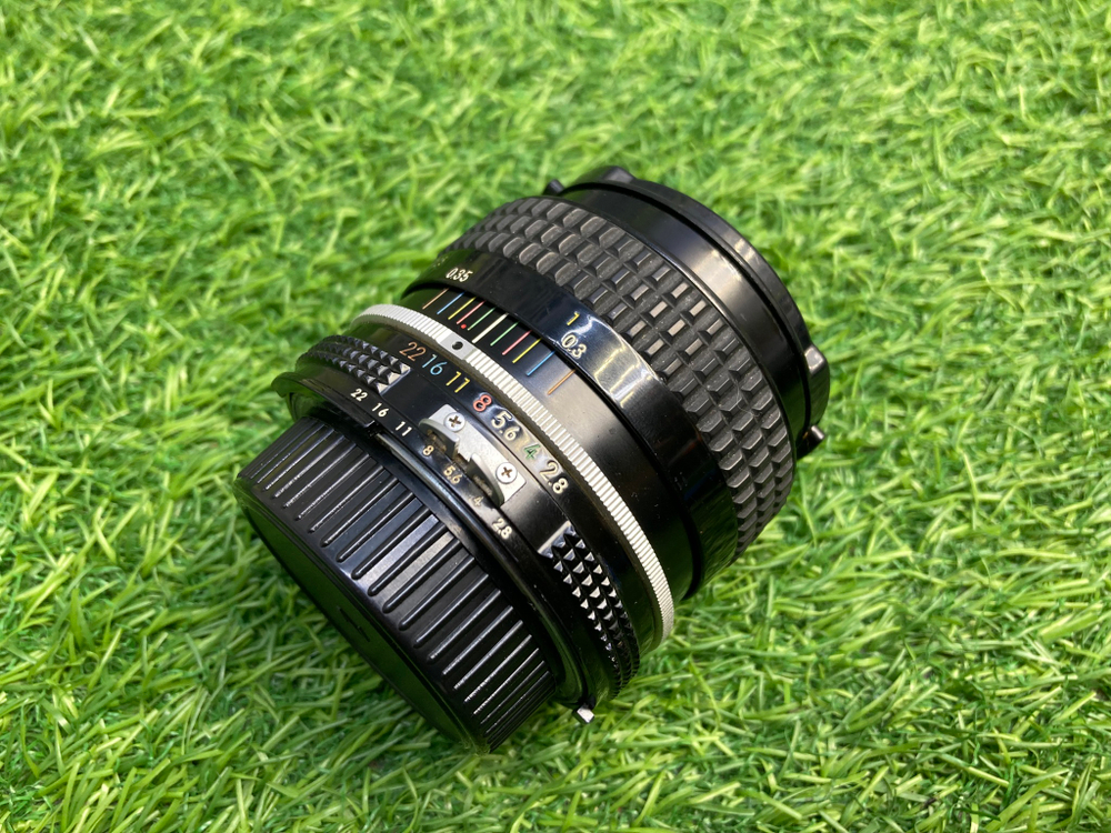 Nikon Nikkor 35mm 2.8