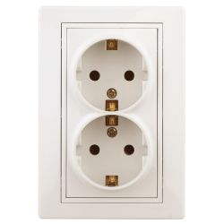 Розетка Intro Plano 1-205-02 с заземлением двойная 2X2P+E Schuko, 16А-250В, IP20, СУ, слоновая кость