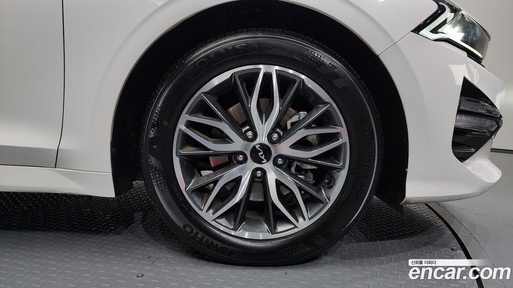 Kia K5 (Optima) 3 Generation 2.0 (08.2022)