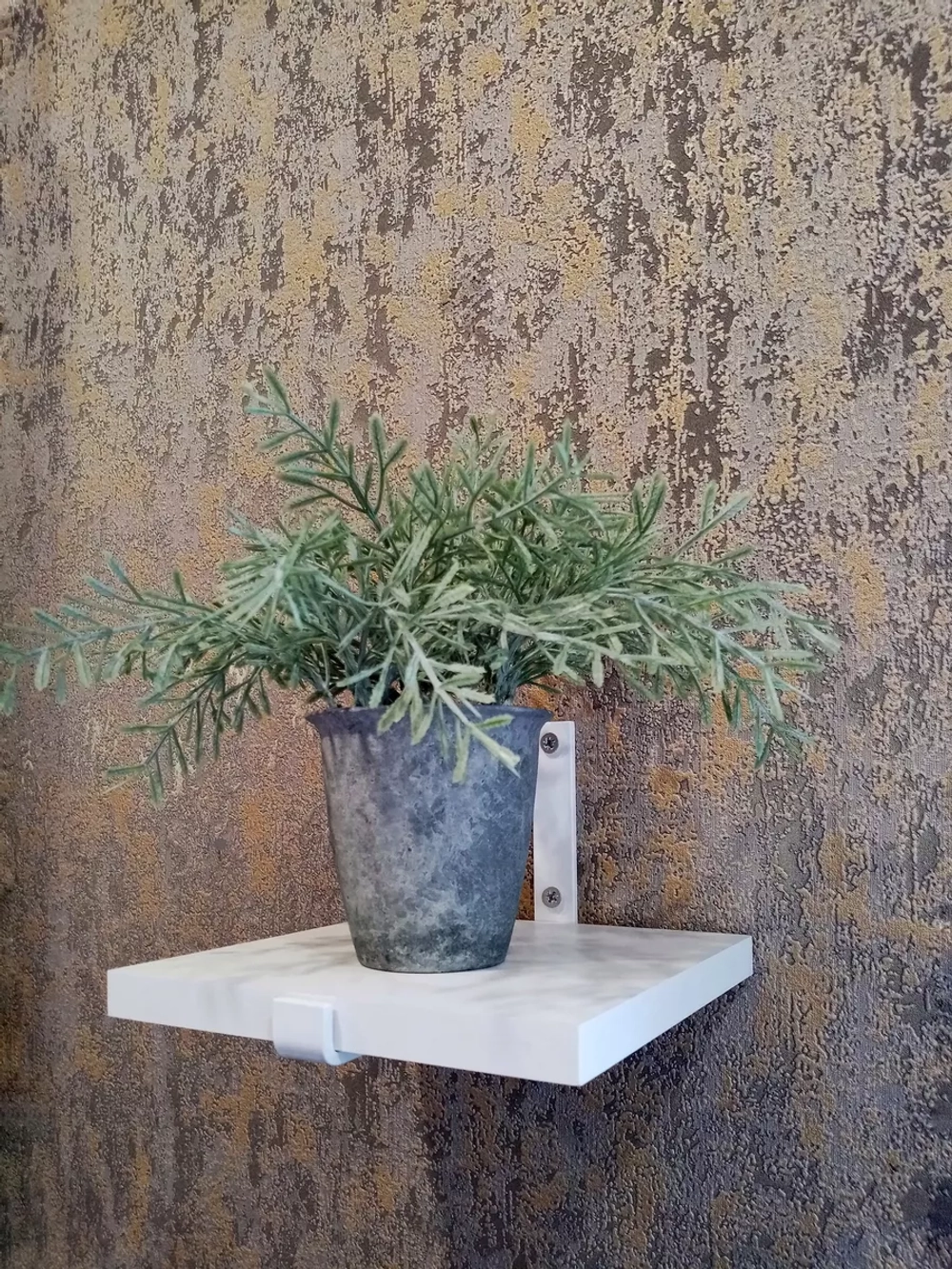 Полка настенная лофт маленькая на кронштейне