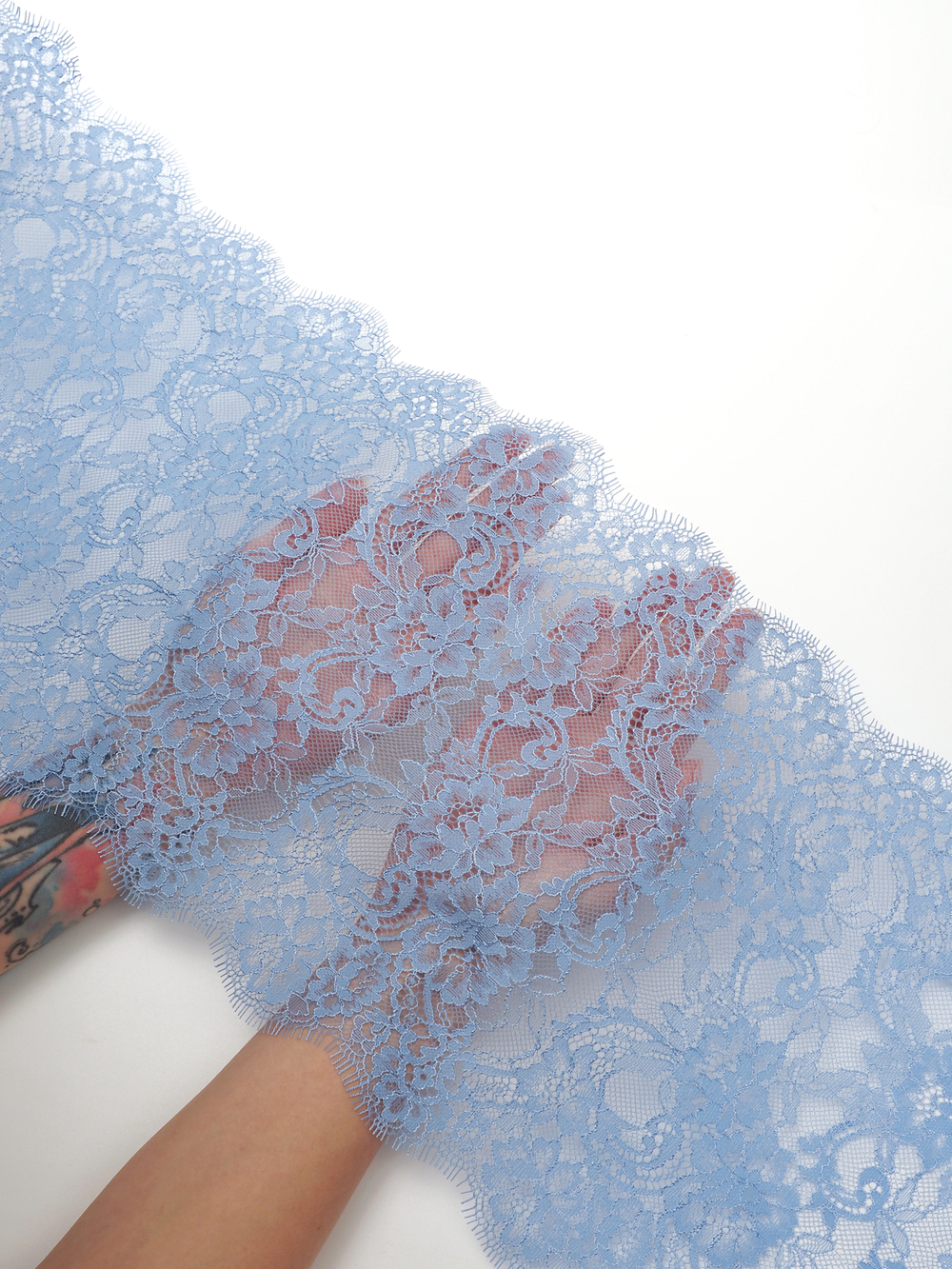 Кружево шантильи для белья голубое неэластичное ширина 23 см купон 2.9 м