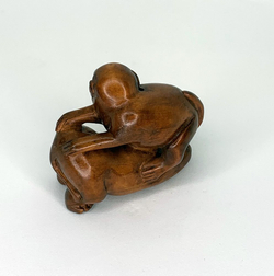 Нэцкэ Две обезьяны играют