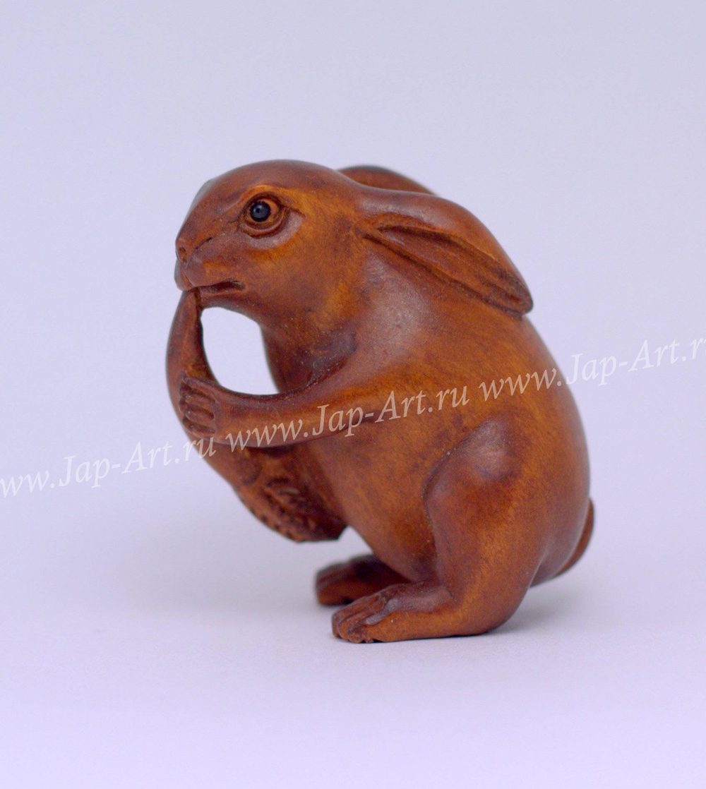 Нэцкэ Кролик с трубкой