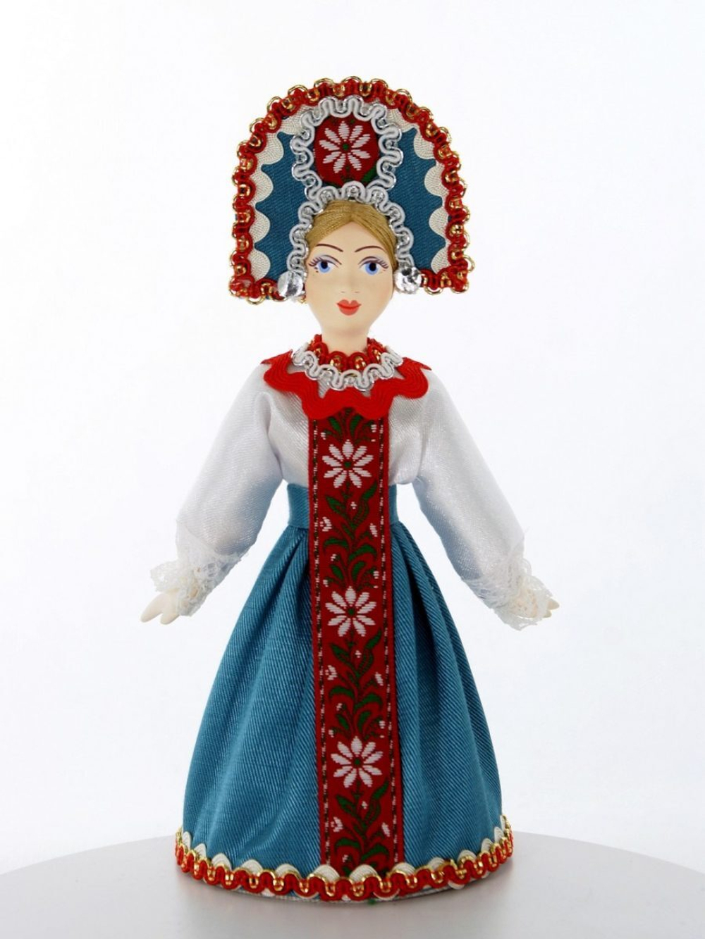 Кукла коллекционная фарфоровая Любава в русском костюме