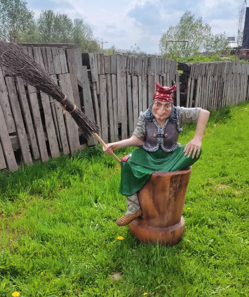 Фигурка Баба Яга (полистоун)