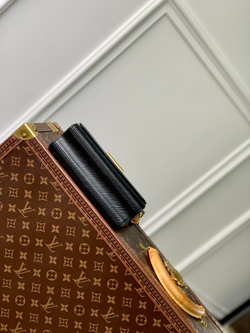 Louis Vuitton Twist West Pochette