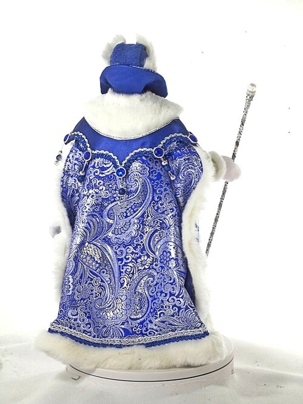 Кукла коллекционная Дед Мороз в боярской шубе из парчи, с посохом.