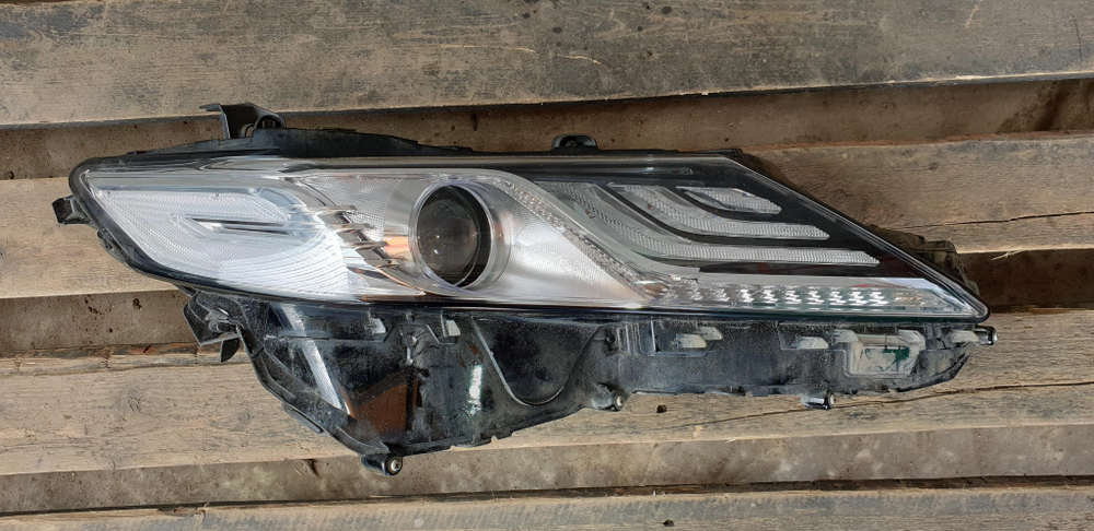 Фара праваяLED Toyota Camry (XV70) 17-21 Б/У Оригинал 8114533E11