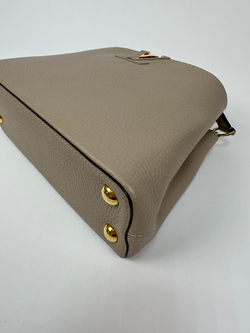 Сумка Louis Vuitton Capucines BB