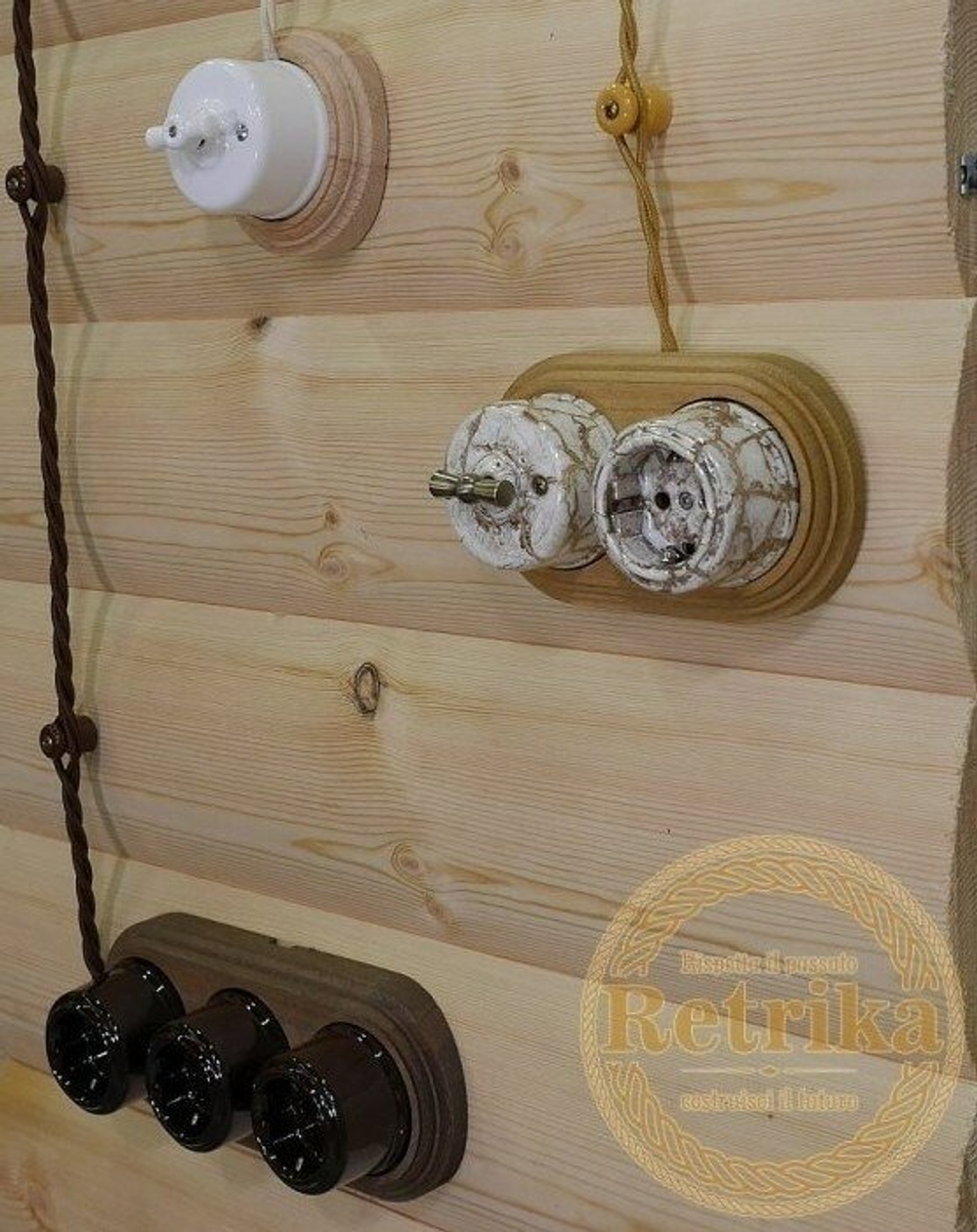 Рамка на бревно двойная "Состаренный черный" Retrika RD-02225