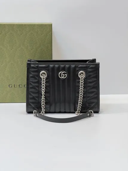 Маленькая сумка-тоут Gucci GG Marmont черный