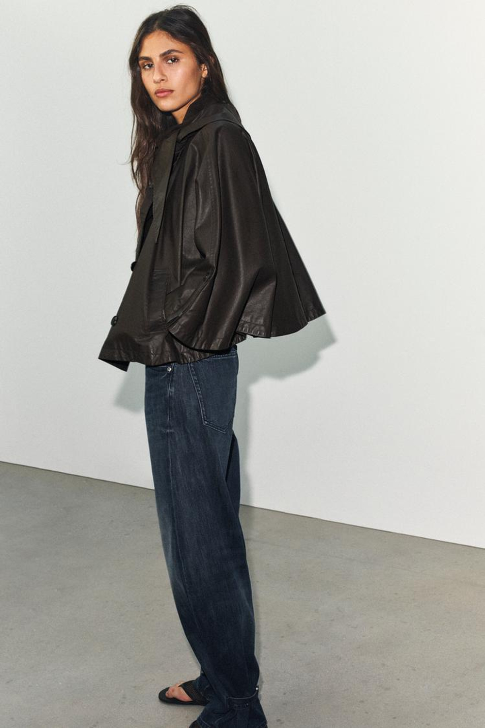 ZARA НАКИДКА ВОЩЕНАЯ С ОТСТЕГИВАЮЩИМСЯ ВОРОТНИКОМ, ТЕМНО-КОРИЧНЕВЫЙ