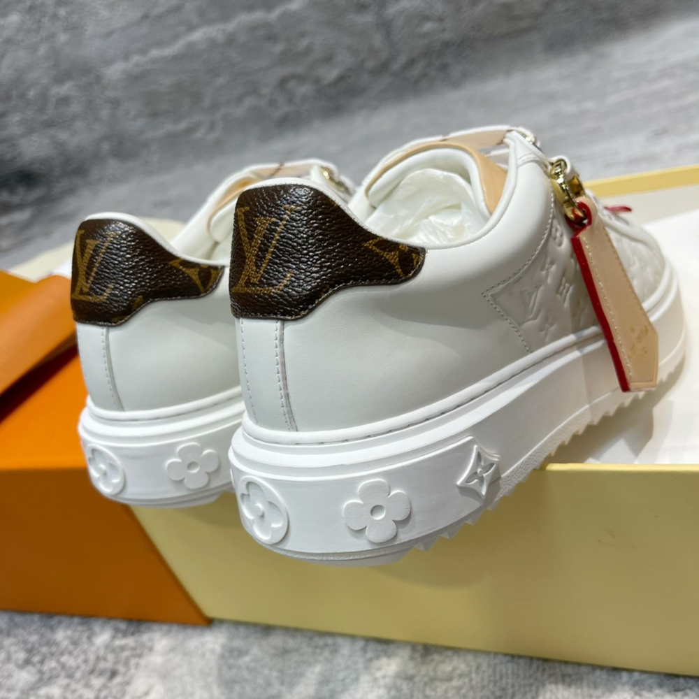 Louis Vuitton Time Out