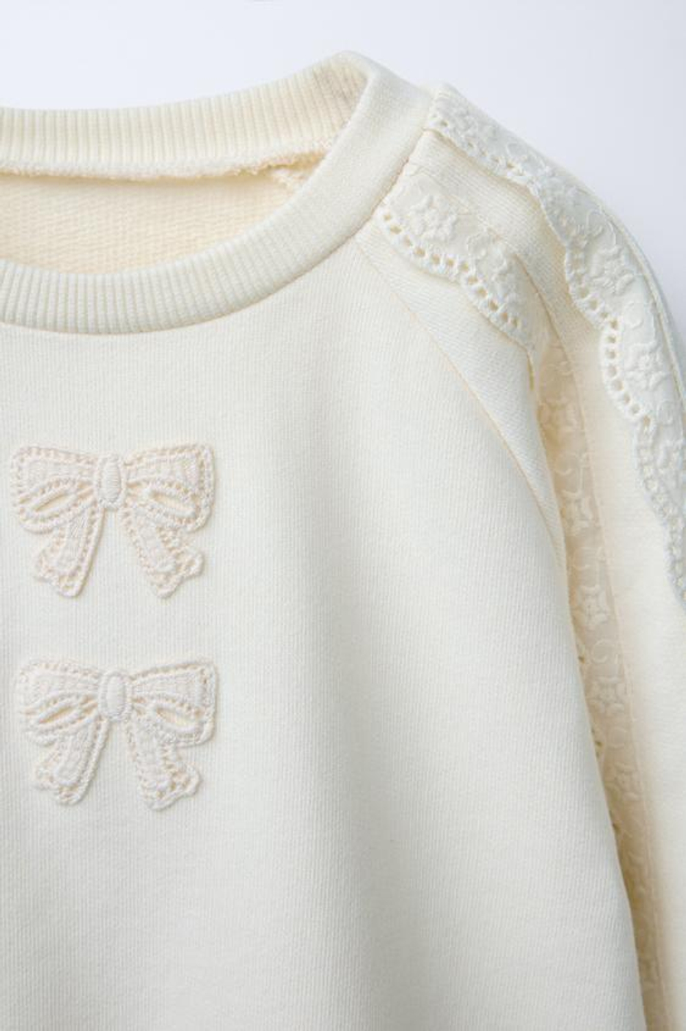 ZARA ТОЛСТОВКА В РОМАНТИЧЕСКОМ СТИЛЕ С БАНТАМИ, ЭКРЮ