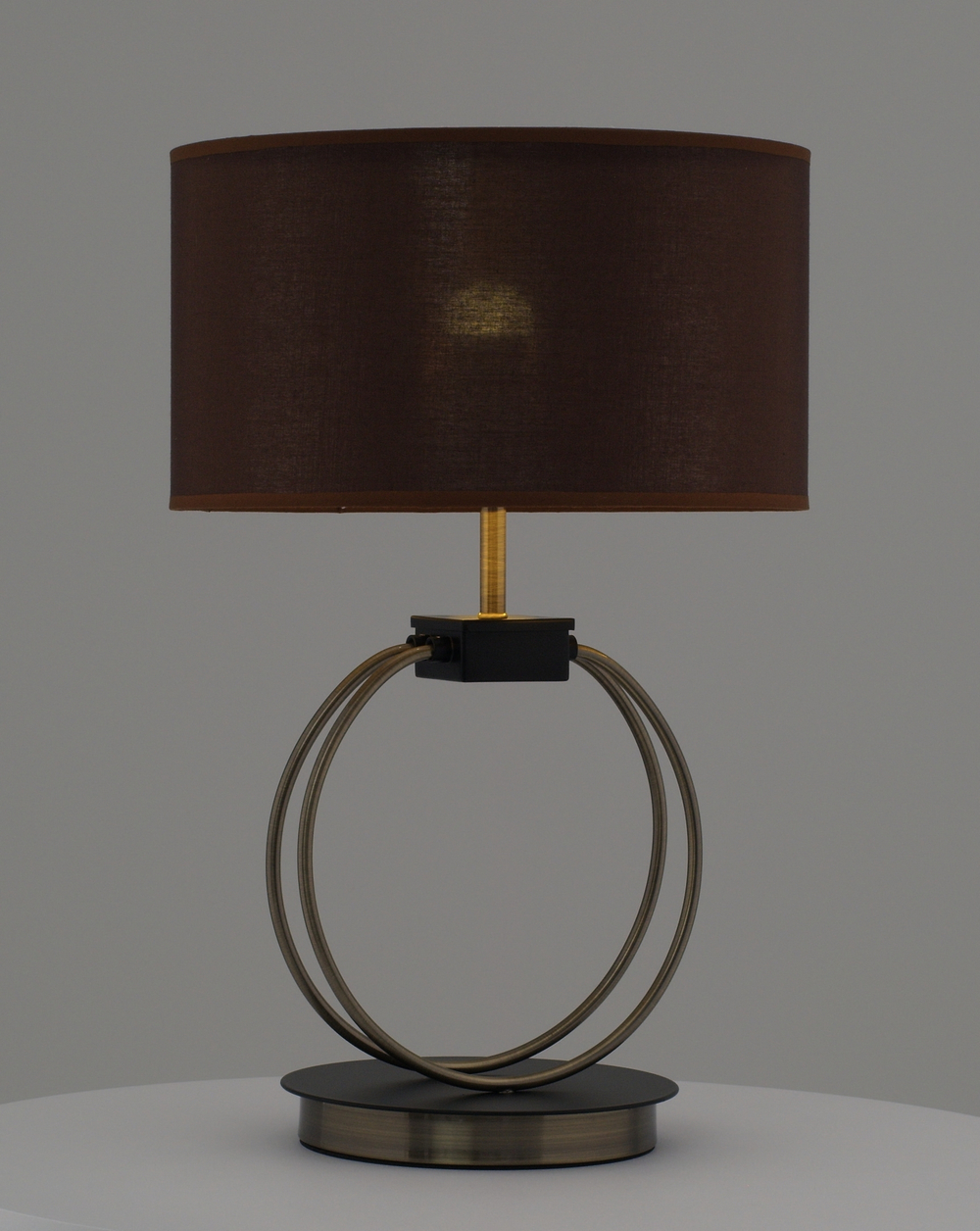 Лампа настольная Moderli V11144-1T Mercy