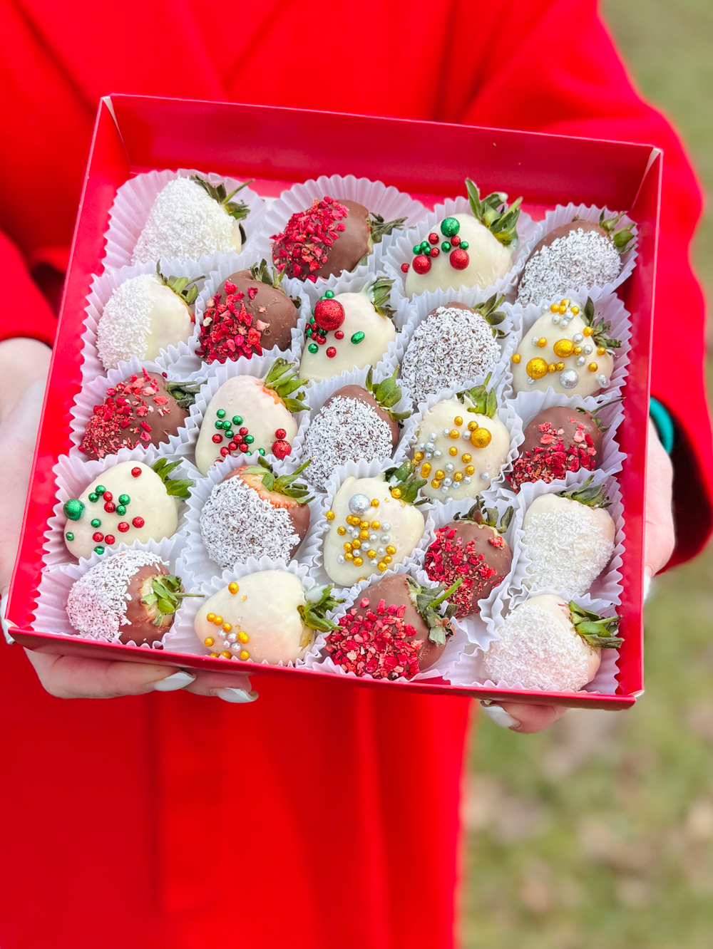 Клубника в шоколаде «Волшебство», 16-25 ягод