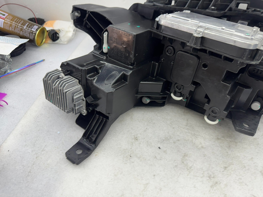 Передняя LED фара (левая/правая) для Leapmotor C11