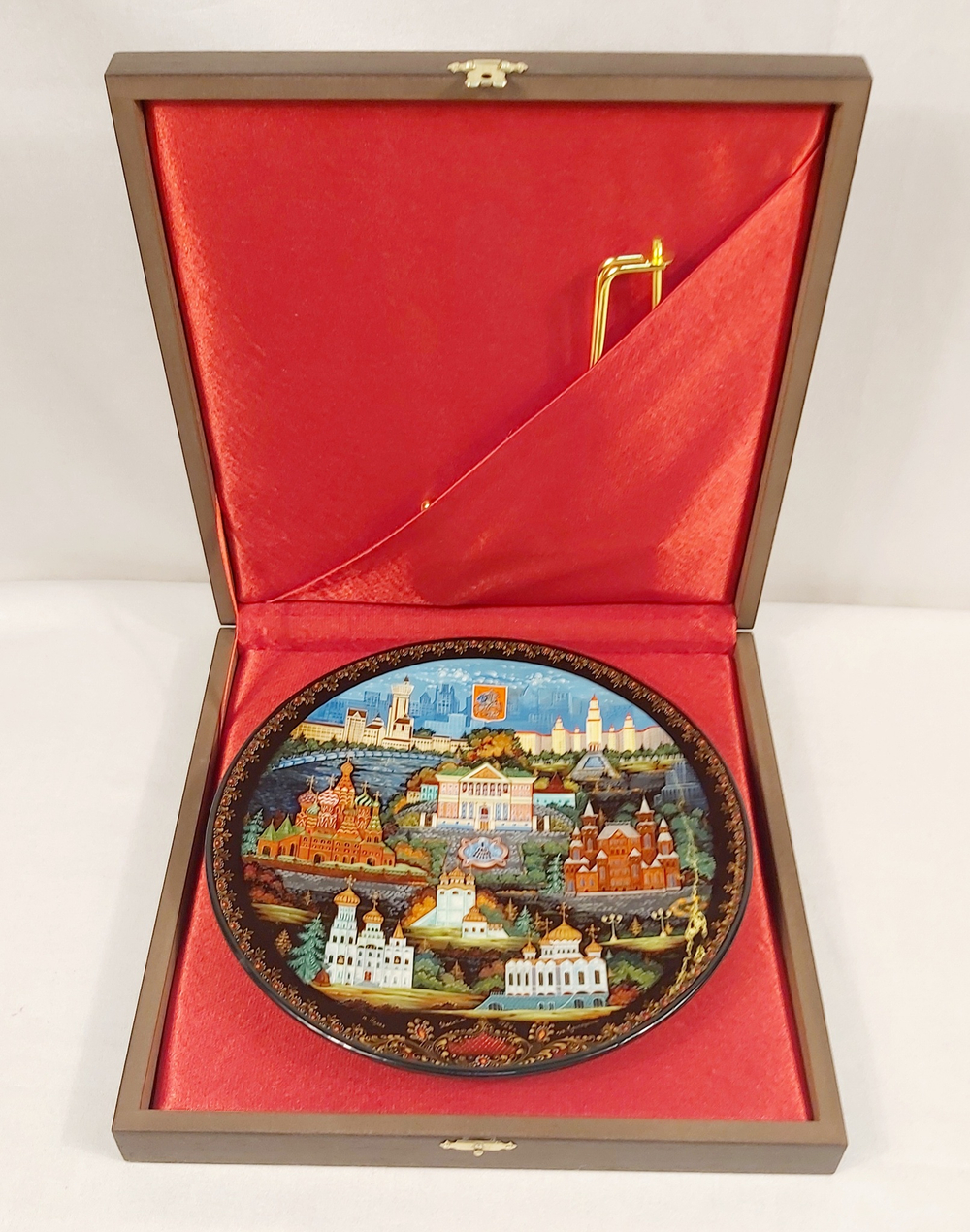 Тарелка " Москва" с росписью Палех в подарочном футляре
