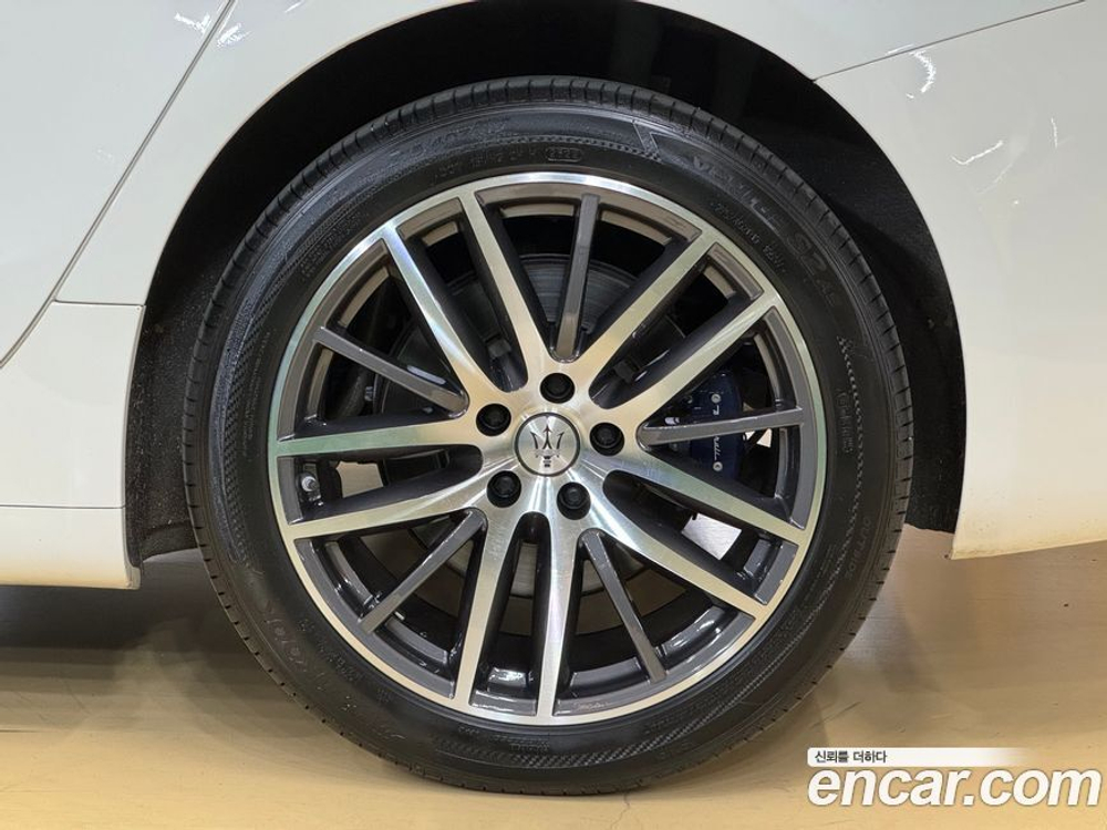 Maserati Ghibli 2.0 GranLusso (11.2021)