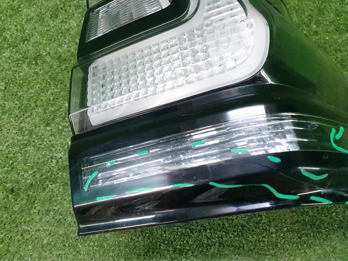 Фонарь правый Toyota Land Cruiser Prado 150 (2017-н.в.) Style