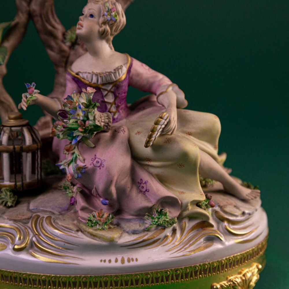 Винтаж: Фарфоровая мануфактура Carpie / Capodimonte «Девушка в саду»