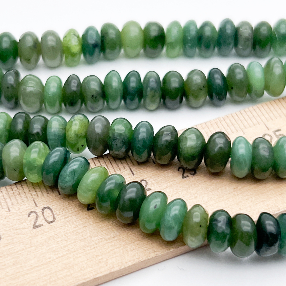 Нефрит бусины, рондель, размер около 7,8-8*3-4 мм, цена за 22-23 шт (1/4 нити)