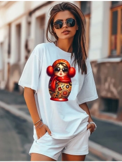 Футболка белая матрешка в меховых наушниках