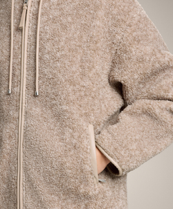 Oysho Куртка из искусственной овчины с капюшоном, серо-коричневый меланж