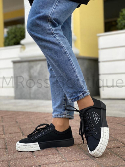 Текстильные черные кеды Прада (Prada) с белым носком