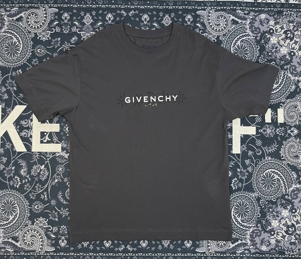 Футболка Givenchy