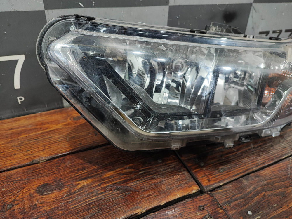 Фара левая LADA Niva Travel 20-нв Б/У Оригинал 21230371101180