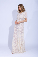 Женское кружевное платье молочного цвета с коротким рукавом