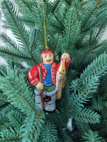 Фарфоровая игрушка Рыбак