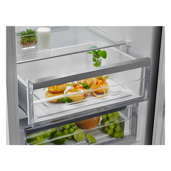 Холодильник Electrolux LNC7ME32W2