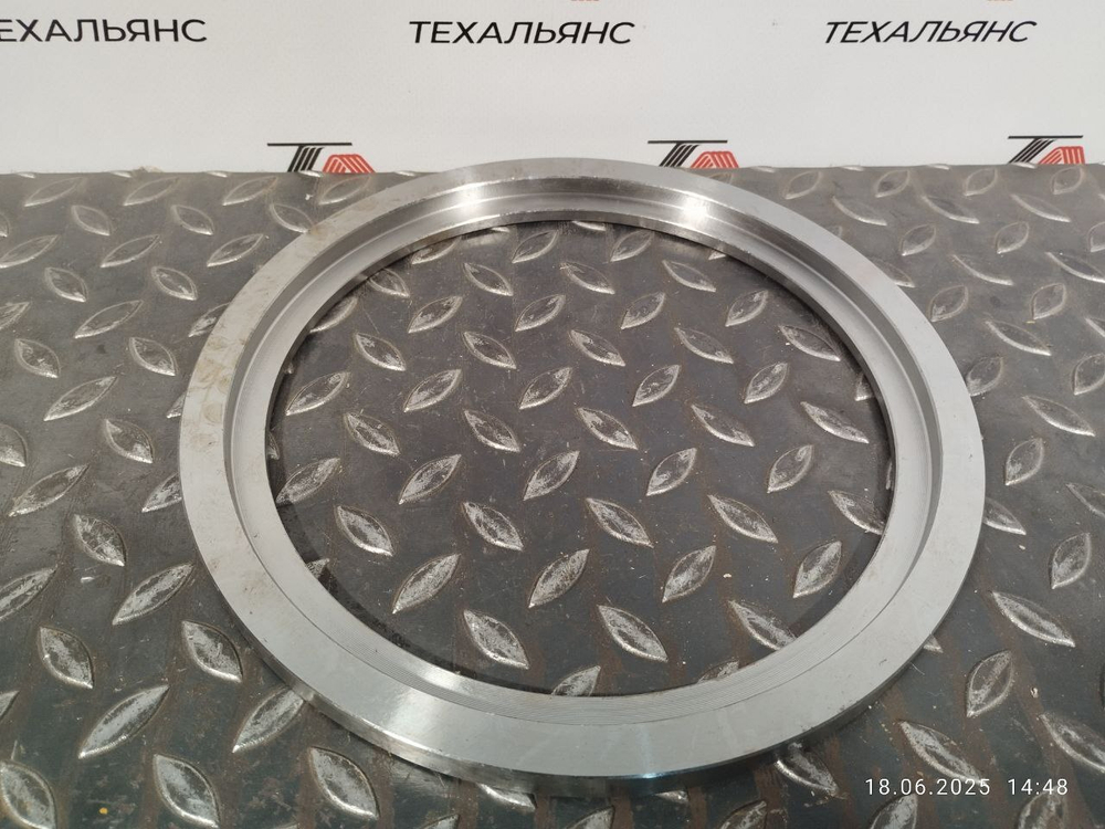 Втулка 21T-72-15860