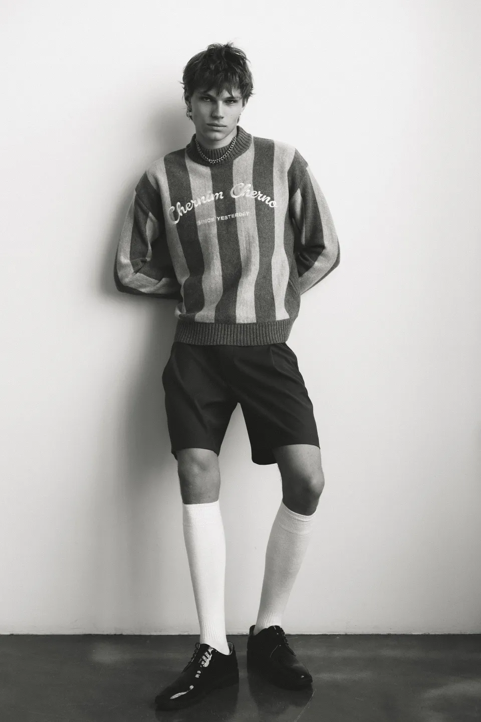 Коричневый свитер 