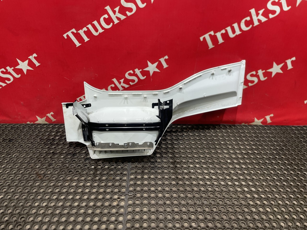 Корпус подножки правый 2023г.