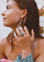 Кольцо «Дуо» с лабрадоритом в шахматной огранке и белым топазом