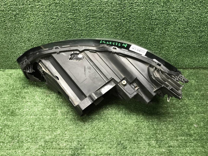 Фара правая Peugeot 3008 2 (2016-2020) LED