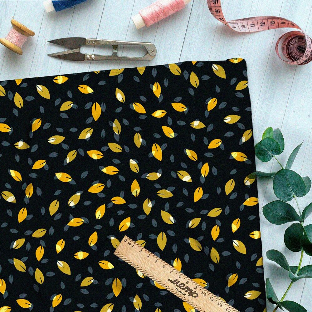 Ткань шелк Армани опадающие жёлтые листья на чёрном фоне