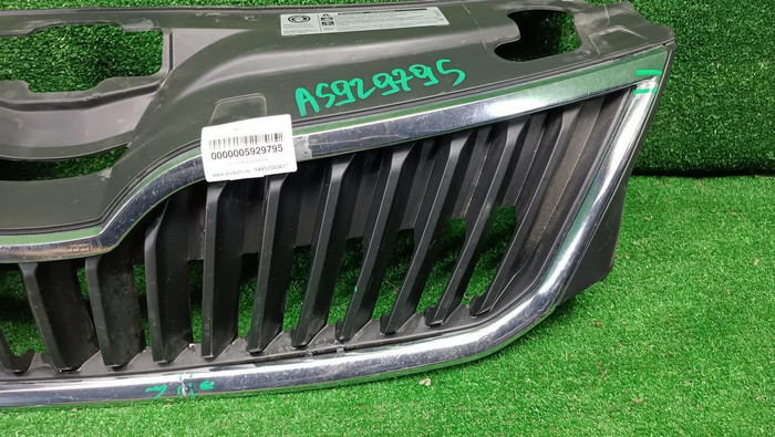 Решетка радиатора Skoda Rapid 1 (2012-2020)