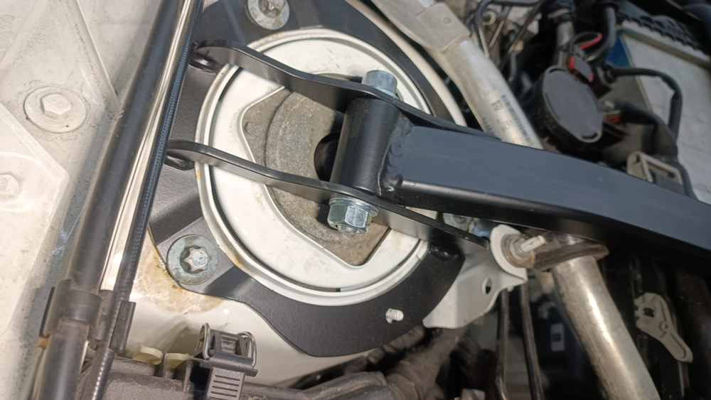 Распорка передних стоек Mercedes-Benz SLK 3 (R172) (ПОД ЗАКАЗ)