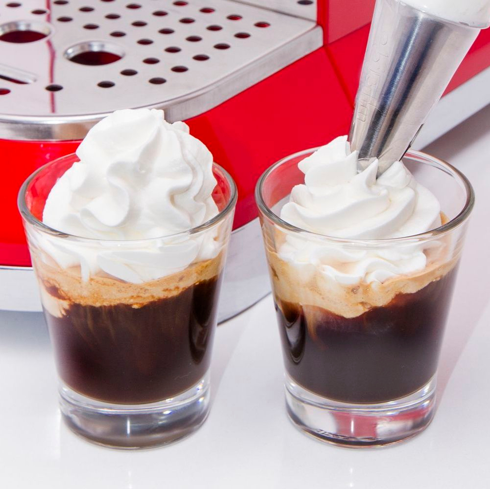 Кофемашина эспрессо Smeg Стиль 50-х годов красная Италия капучино