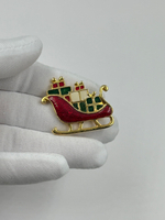 Брошь Сани с подарками