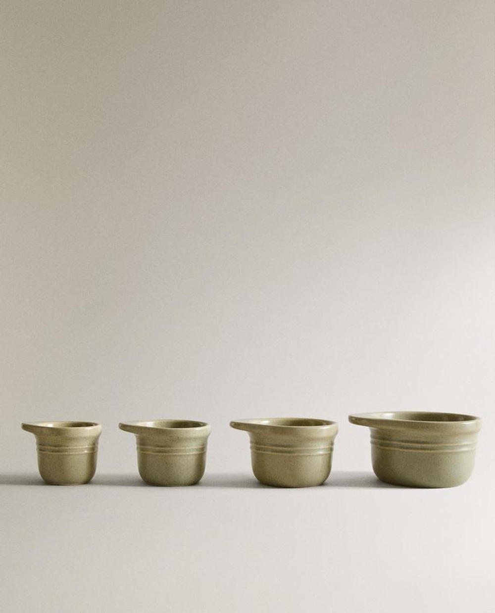 ZARA HOME НАБОР ИЗ МЕРНЫХ МИСОК (4 ШТ.), ЗЕЛЕНЫЙ