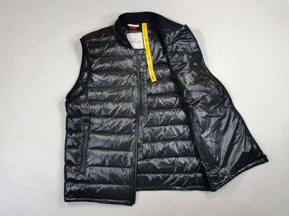 Безрукавка Moncler