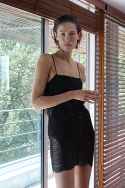 ZARA МИНИ-ПЛАТЬЕ С БАХРОМОЙ, ЧЕРНЫЙ