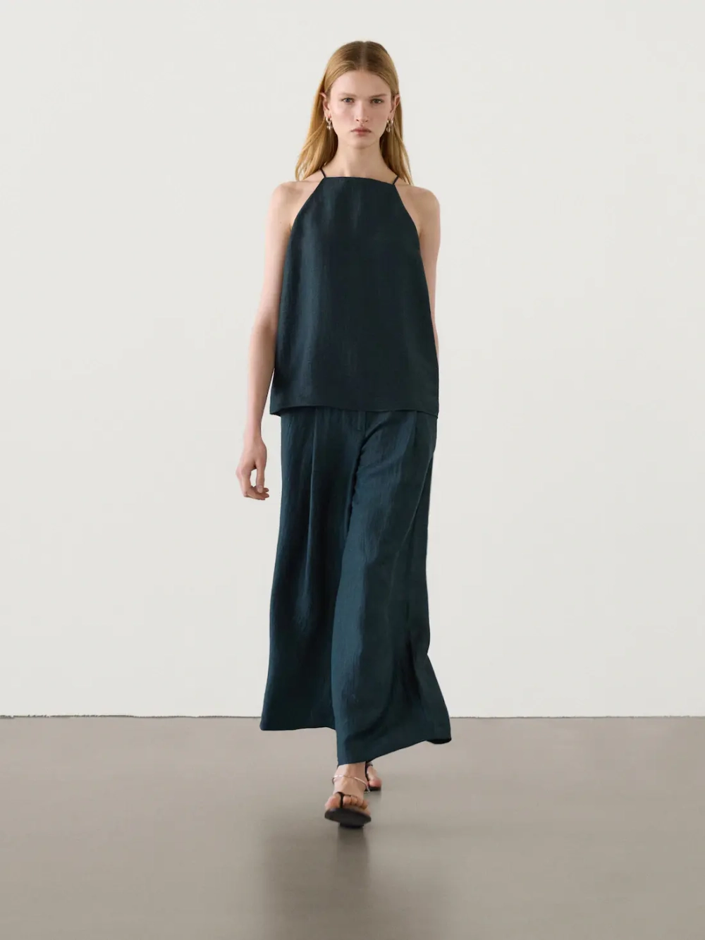 Massimo Dutti Топ из смесового льна с открытой спиной, зеленый