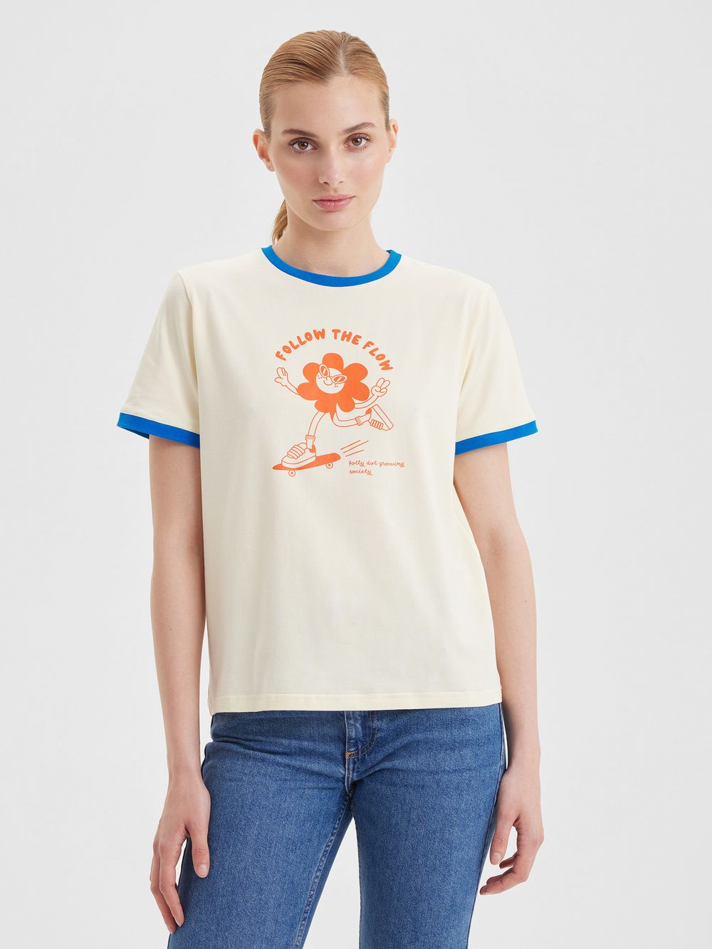 Женская футболка Follow the flow - folly dot.