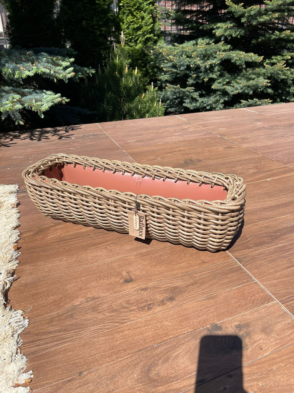 Кашпо балконное плетёное